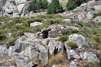 Un orri sous la Serra de les Ribes