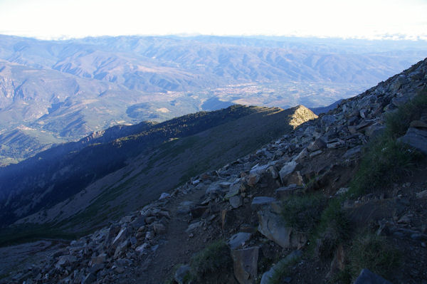 La crte Nord du Canigou, Prades dans le fond