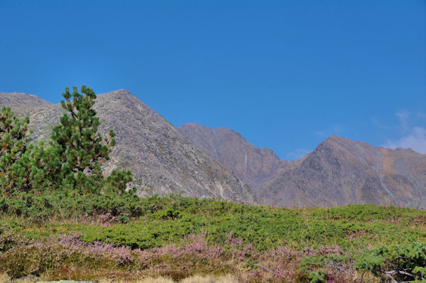 Le Puig Carlit encadr par le Tossal Colomer et le Carlit de Baix