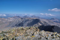 Le plateau des Puig Sobirans, derriere, les Puig Peric