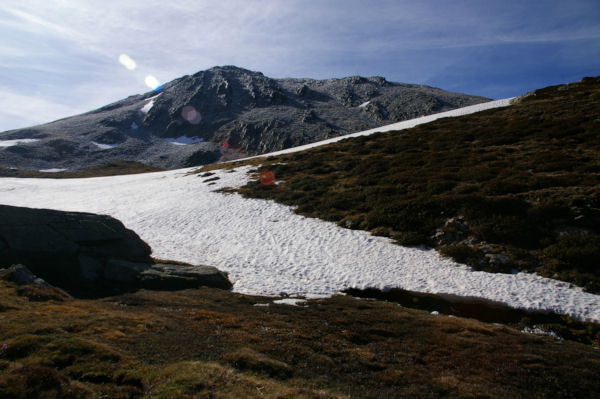 Les Cresta dels llosers geles en montant vers la Portella de la Coma d en Garcia