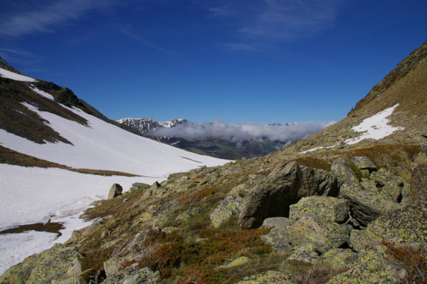 Au fond, la station de Porte Puymorens toujours dans les nuages