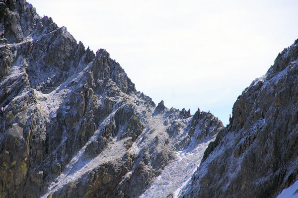 La Portella Roja et la crte dentele du Puig Pedros depuis le versant Nord du Cap de Llosada