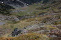 Les pentes de la Sola de Cortal Rosso menant a la vallee de Queforc