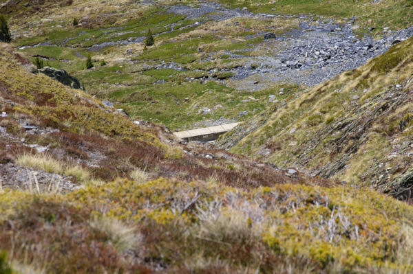 La canalisation d eau qui sert de chemin pour rejoindre la valle de Querforc