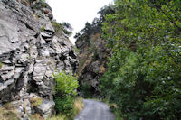 Le route dans les gorges du Sgre