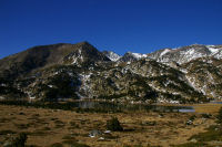 L'Estany Llong, au centre en arrire plan se dtache le Puig Carlit