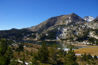 L'Estany Llong surplomb par le Tossal Colomer,   droite en arrire plan se dtache le Puig Carlit