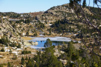 L'Estany de Vallell et en arrire plan, l'Estany de Les Dugues 