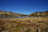 L'Estany de Les Dugues, au fond le Puig Peric et le Petit Peric