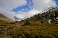 Au debut de la Coma d'en Garcia, au fond la Tossa Rodona bientot recouverte par nes nuages