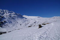 Au fond, le Pic de la Mina depuis le Col de Puymorens