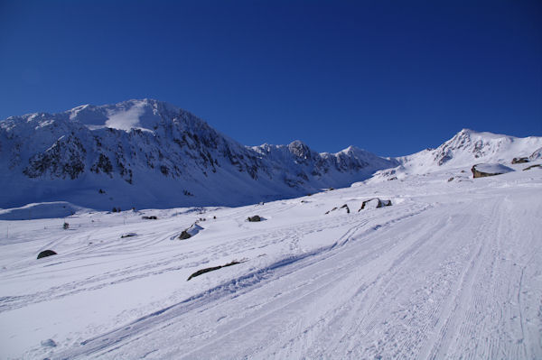 Le vallon de la Vinyola encadr par le Pic de la Mina et le Pic de Font Freda