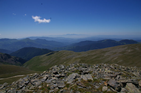 Le vallon de la Extremera au Sud de la crte menat au Puigmal d_Err