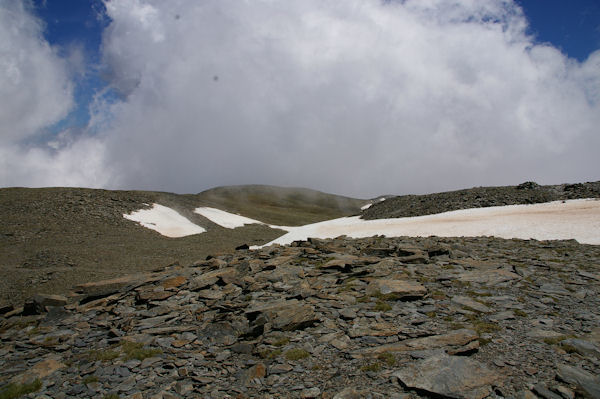 Vue au Sud du Puigmal d_Err, le cot Espagnol est dans les nuages