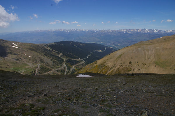 La station d_err - Puigmal, la Cerdagne et le massif du Carlit au fond