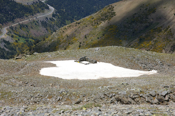 Une cabane ruine en descendant vers le vallon de la Ribera d_Err