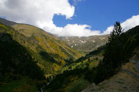 Le Sud du vallon de la Ribera d_Err domine par la crte menant au Puigmal d_Err