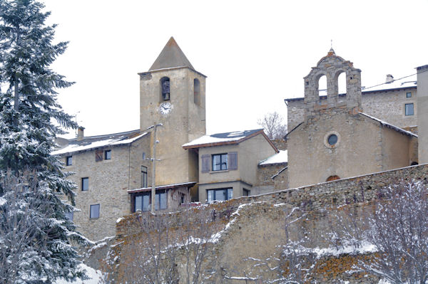 L_glise et la chapelle de Eyne