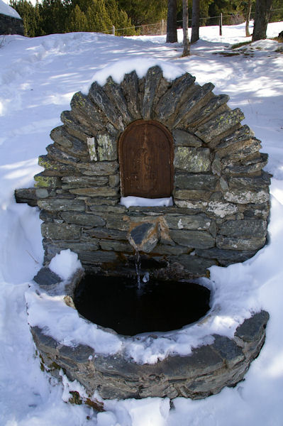 Une petit fontaine prs de la Capella de Sant Barnabeu