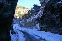 Les gorges du Segre bien serrees a cet endroit