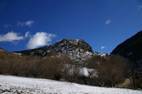 El Lladre au sommet duquel se trouve la chapelle Sant Feliu