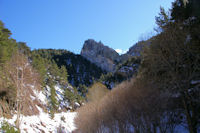 Les gorges du Segre plus larges a cet endroit