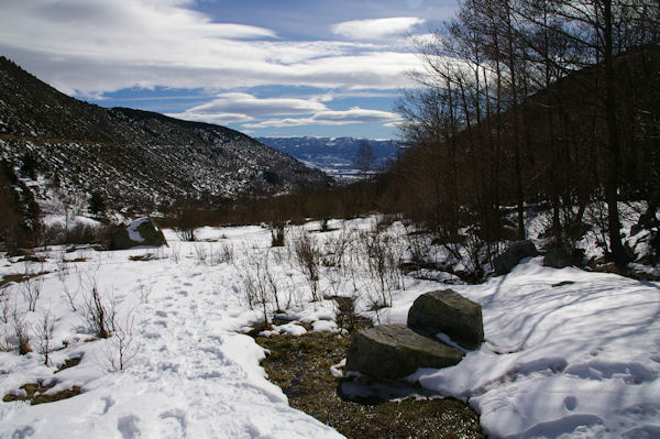 La valle de la rivire d_Angoustrine, au fond, la Cerdagne