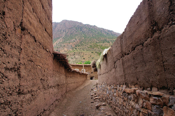 Quelques maisons au Sud d_Arrous