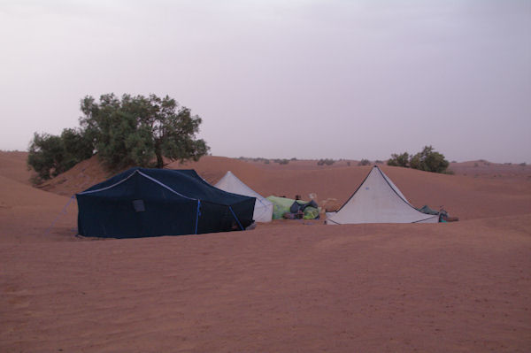 Le campement dans les dunes d_Oulad Driss