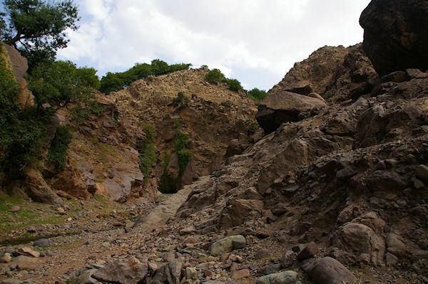 Passage rive gauche de l'Assif n'Ouarzane entre Azersfane et Ikoubline