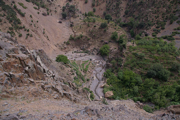 Cultures en palier au fond de la valle d'Azaden peu aprs Tassa Wirgane