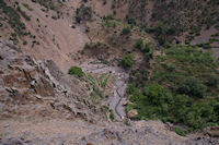 Cultures en palier au fond de la vallee d'Azaden peu apres Tassa Wirgane