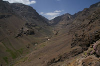 Le haut de la valle d'Imlil, le Tizi n Ouagane au fond