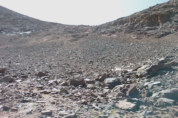 Le col permettant l'accs  la crte Ouest du Toubkal