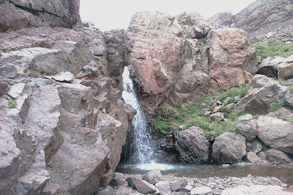 La cascade juste au dessus du refuge du Toubkal