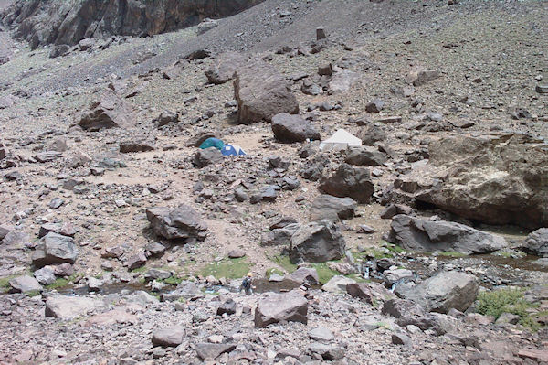 Notre campement en dessous du refuge du Toubkal