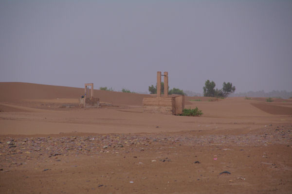Deux puits au bord du Draa