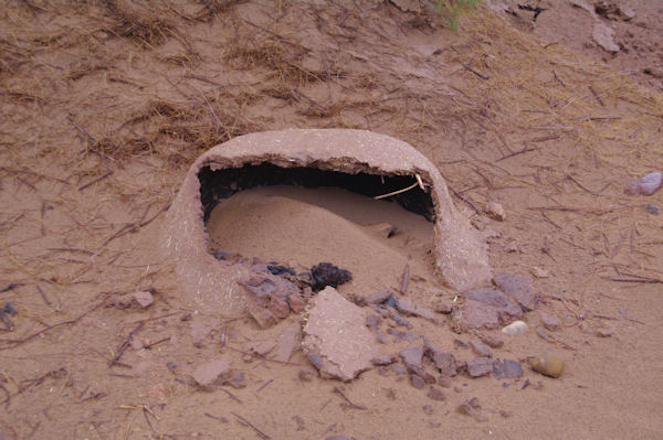 Un four  pain dans le sable