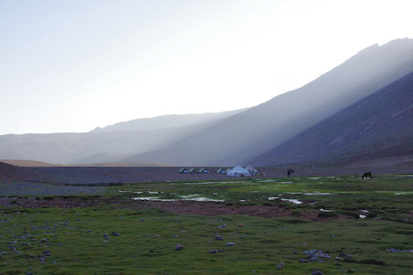 Derniers rayons du soleil sur le plateau de Tessaout