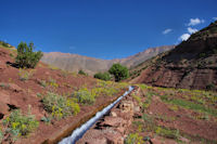 Canal d'irrigation au dessus d'ait Imi