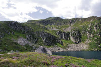 Le Pic de Cabanatous dominant l'Etang d'Alate