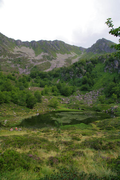 L_Etang de Labant domin par le Pic de Cabanatous