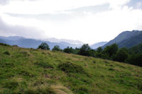 Le vallon de Coumebiere, au fond, la vallee du Garbet