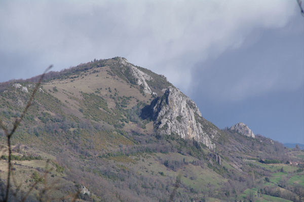 Le chateau de Roquefixade et le Roc Marot