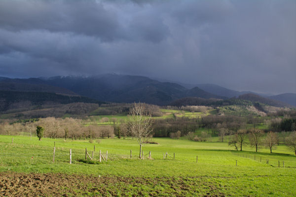 La Prade dans la lumire, le Mont Fourcat dans la tourmente