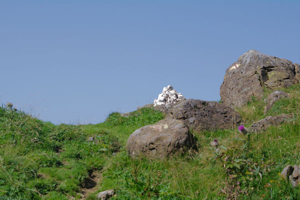 Le col d_accs au flanc Ouest du Pic de Girantes