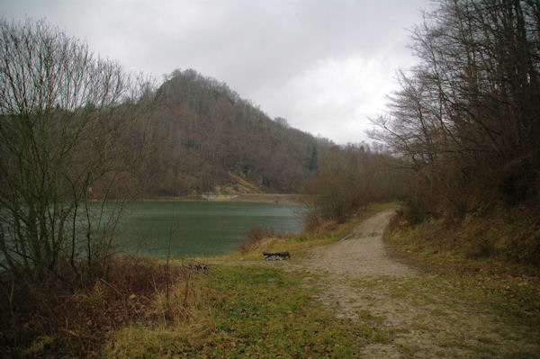 Le barrage du Lac de Mondely