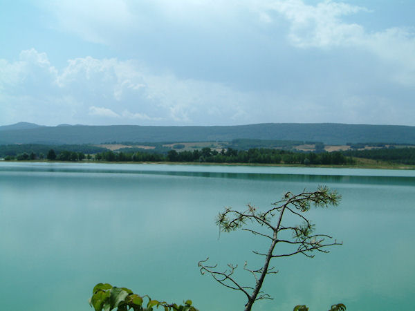 Le Lac Montbel depuis la fort de Lran