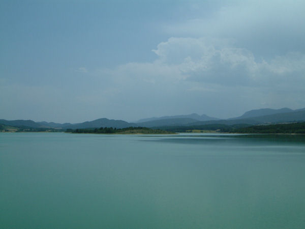 Le Lac Montbel depuis la digue de la fort de Lran